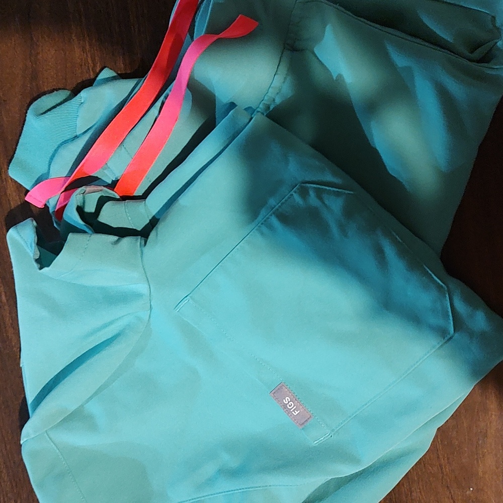 Figs aqua scrubs jogger set xxs